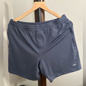 Alo 7” Conquer React Performance Short